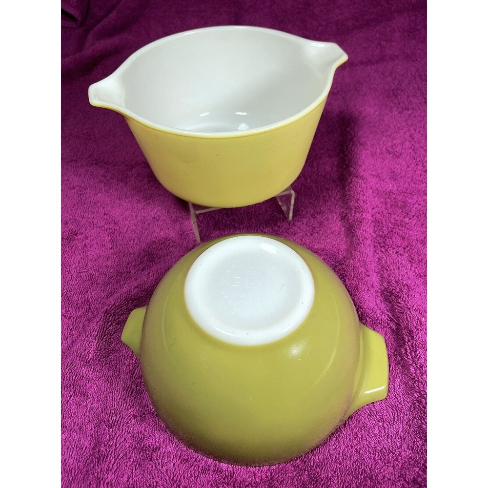 Vintage Pyrex Bowls Lot Of 2 #32 #18 Green Yellow